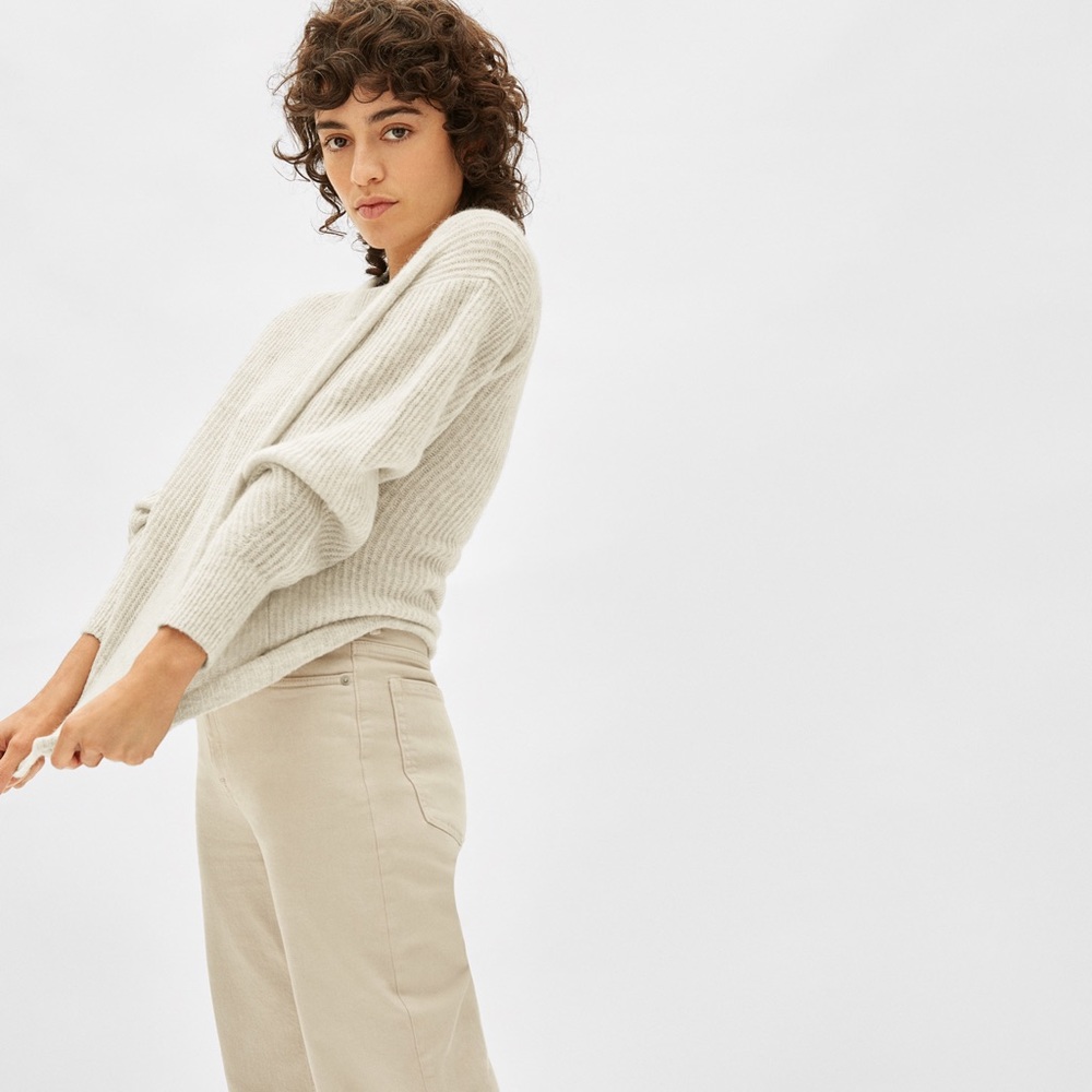 Everlane The Alpaca Crew in Off White/Grey